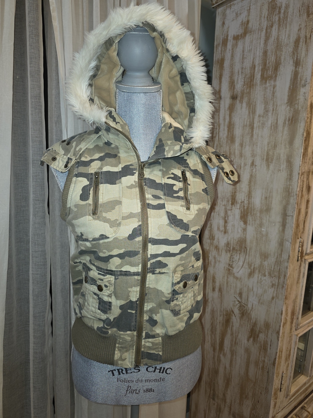Women's Nori Sleeveless Camouflage Hooded Vest with Faux Fur Trim